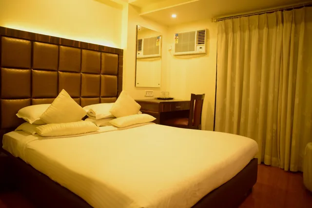 غرفة ديلوكس، HOTEL HERITAGE DAKSHIN 1/2
