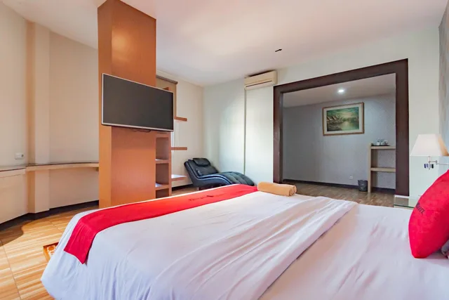 غرفة ديلوكس، RedDoorz Premium Near Bandung Station 5/10