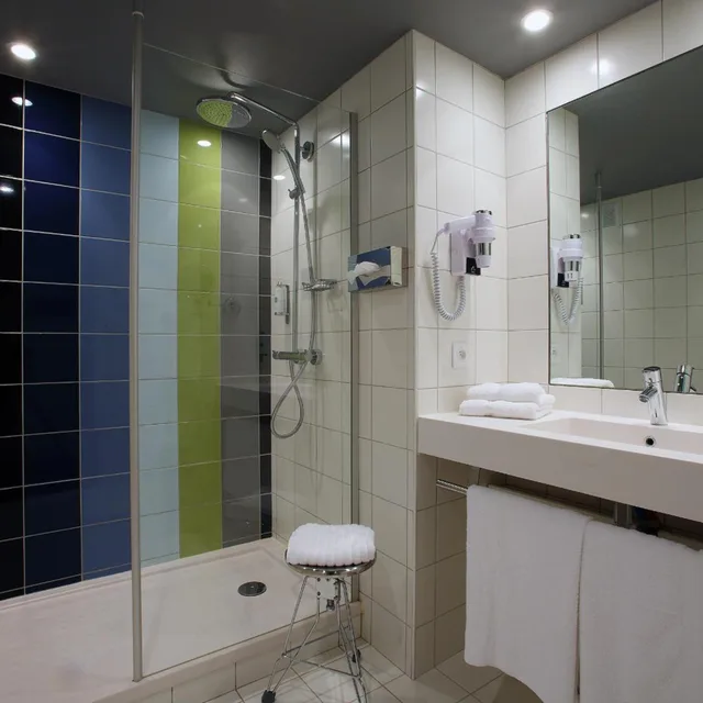 Room, Quintuple، Hotel Le Cinq Hyper Centre Ville 7/8