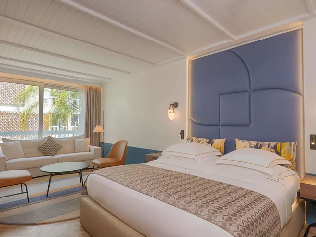 Executive, King Bed, Movenpick Hotel Beirut 2/10