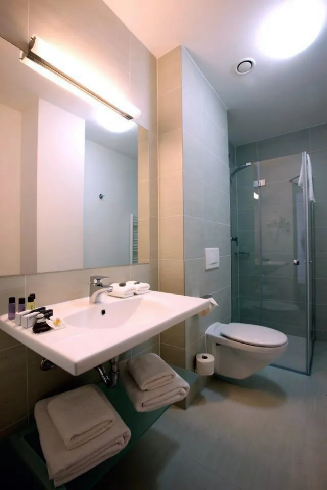 غرفة سوبيريور بسرير مزدوج أو سريرين منفصلين مع سرير إضافي، Meksiko Hotel 5/5