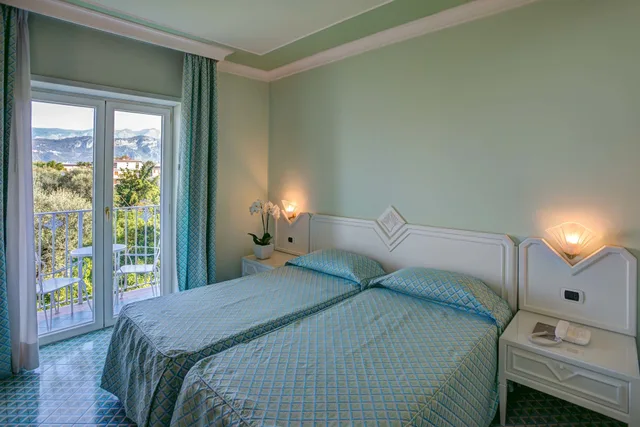 غرفة قياسية بسريرين منفصلين، Grand Hotel Riviera 1/3