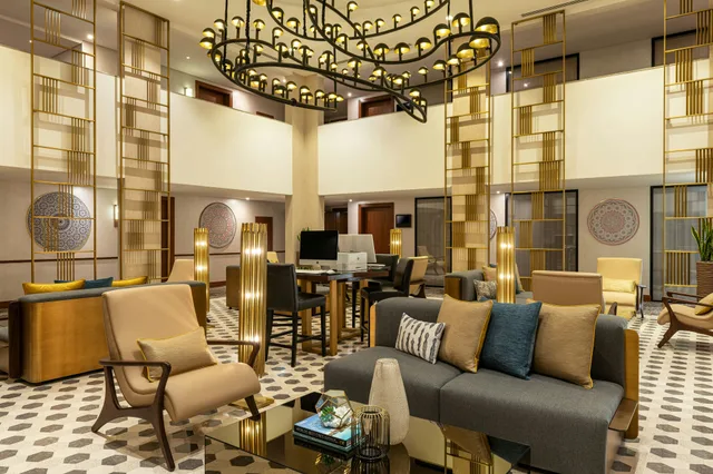 غرفة ملكية، Le Meridien Dubai Hotel and Conference Centre 2/3