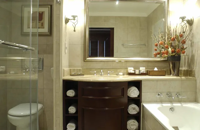 Luxury Twin Room, The Cascades Hotel At Sun City Resort 6/6
