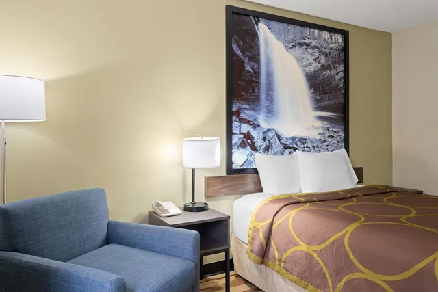 غرفة قياسية بسرير كوين، Super 8 by Wyndham Hagerstown 7/9
