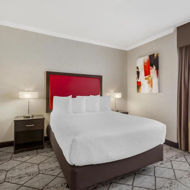 جناح بسرير كوين بمطبخ صغير، Best Western Plus Rose City Suites 7/9