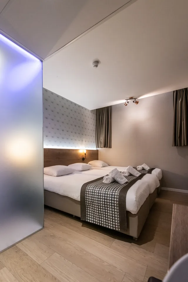 غرفة اقتصادية ثلاثية، Melrose Hotel 1/2