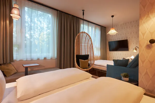 Roomy, Cocoon، Cocoon Sendlinger Tor 1/6