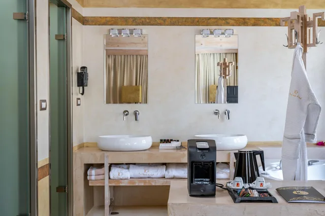 جناح تنفيذي بجاكوزي، 10GR Boutique Hotel & Wine Bar - Adults Only 10/10