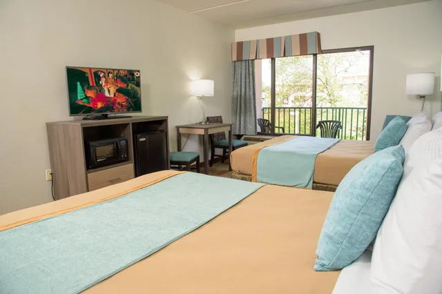 غرفة بسريرين كوين بشرفة، Pigeon River Inn 10/10
