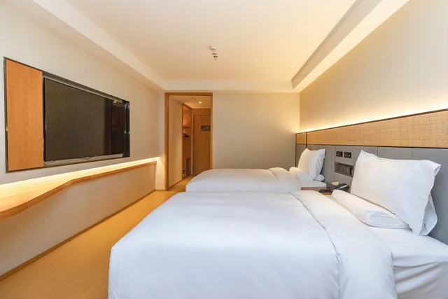 Standard, Ji Hotel (Shenzhen Shennan Avenue Huaqiang) 1/2