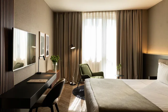 Superior, Double Bed, Litta Palace 5/8