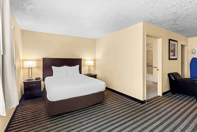 غرفة بسرير كوين لذوي الإعاقة، Quality Inn & Suites Vancouver - Hazel Dell 2/4