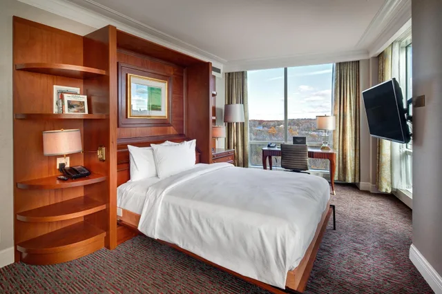 جناح، Hilton Lac Leamy 1/3