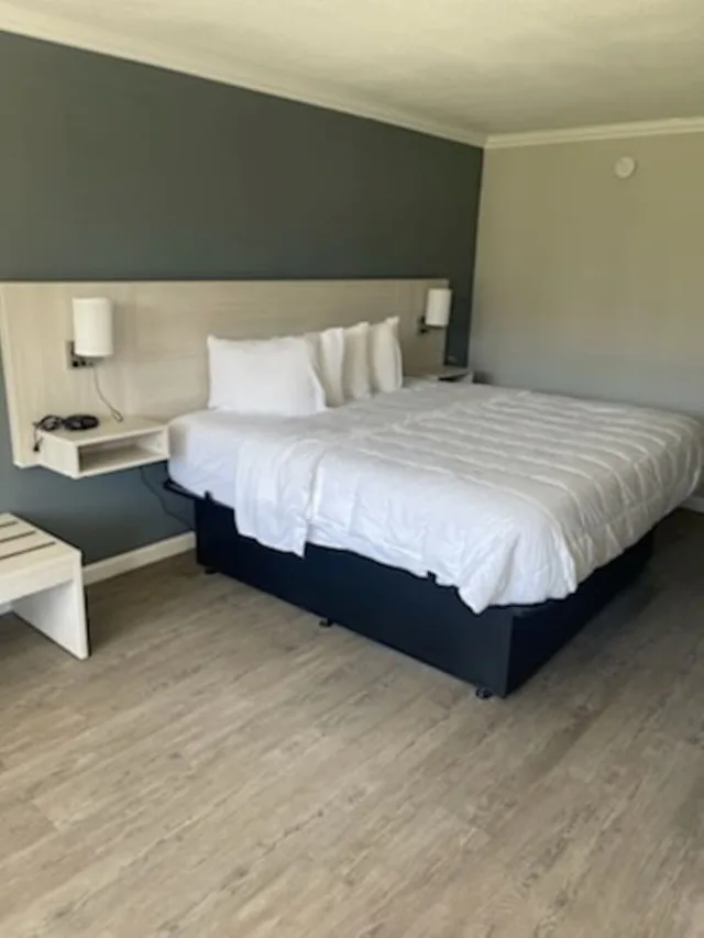 جناح بسرير كينج لذوي الإعاقة، Mainstay Suites Florence Darlington 1/3