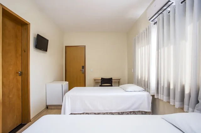 غرفة قياسية بسريرين منفصلين، Hotel Metropole Paulinia 1/7