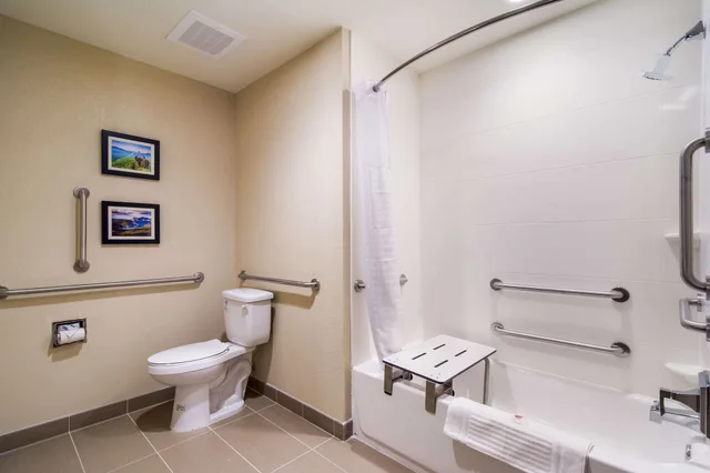 جناح بسريرين كوين لذوي الإعاقة، Comfort Inn & Suites Rock Hill Northeast 10/10