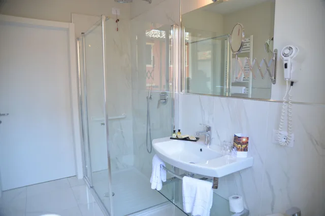 1 Bedroom, Romantic, Studio, Suite, Queen Bed, Lake Side, Sofa، Boutique Hotel Brenzone 7/7