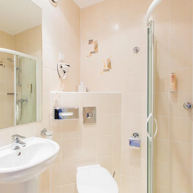 Single Room, Qubus Hotel Glogow 6/9