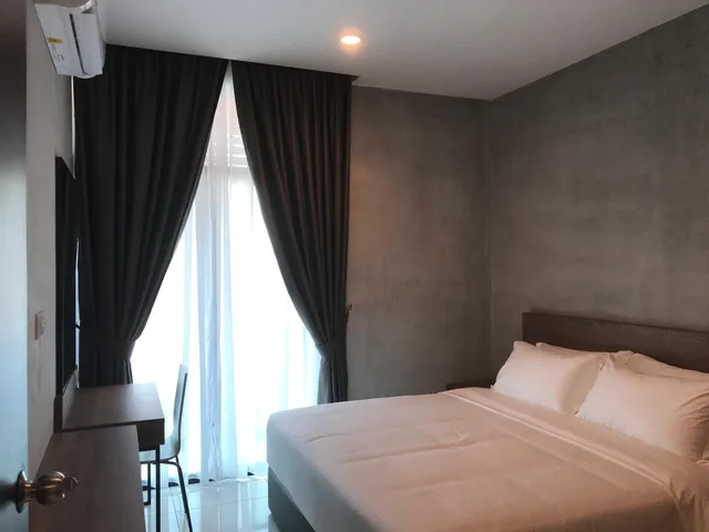 Family Suite, King Bed, Sofa, Dandelion Inn 1/1
