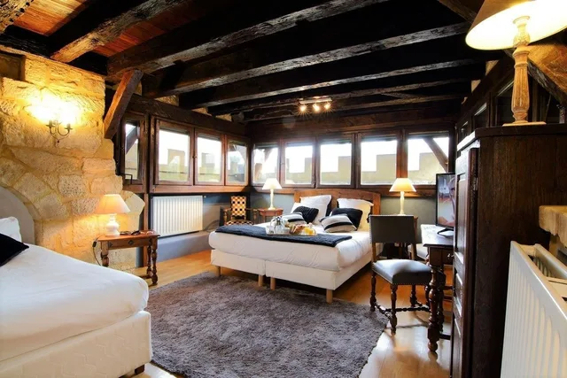 غرفة رومانسية بسرير كوين، Hotel La Couleuvrine 5/6