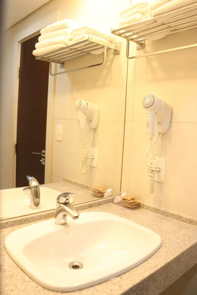 غرفة فاخرة رباعية بسريرين منفصلين وسرير كينج، Indaia Park Hotel 1/2
