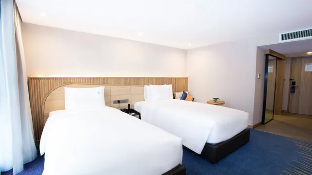 غرفة قياسية بسريرين منفصلين، Holiday Inn Express & Suites Bangkok Central Pier 1/2