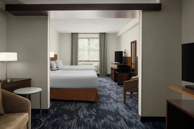 استوديو تنفيذي بسريرين كوين بغرفة نوم واحدة مع أريكة، Fairfield Inn Suites By Marriott Olean 7/7