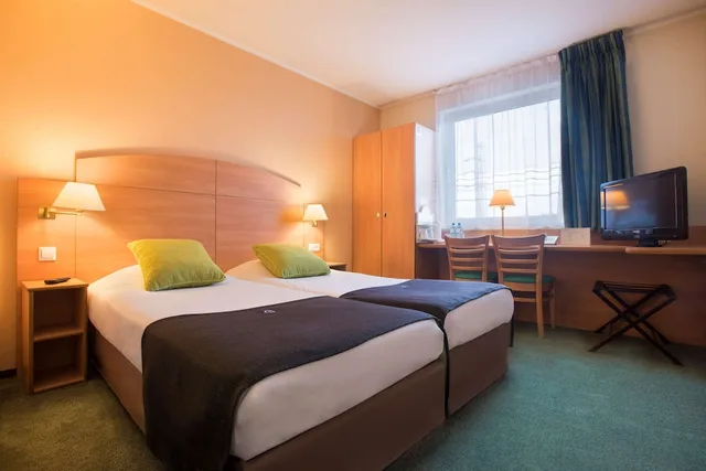 غرفة قياسية بسريرين منفصلين، Campanile Lublin 6/10