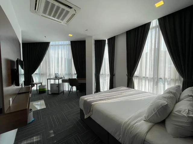 غرفة تنفيذية، WE Hotel 1/10