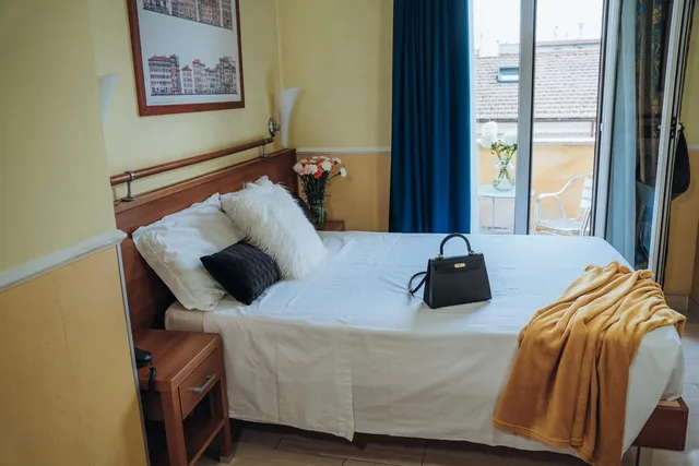 Smart, Double Bed, Balcony، Windrose Hotel 1/3