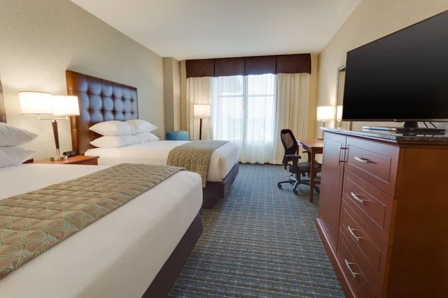 غرفة ديلوكس بسريرين كوين، Drury Plaza Hotel St. Louis St. Charles 3/4