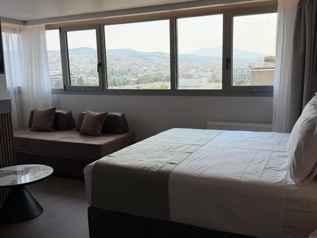 جناح جونيور، Rotonda Thessaloniki 2/4