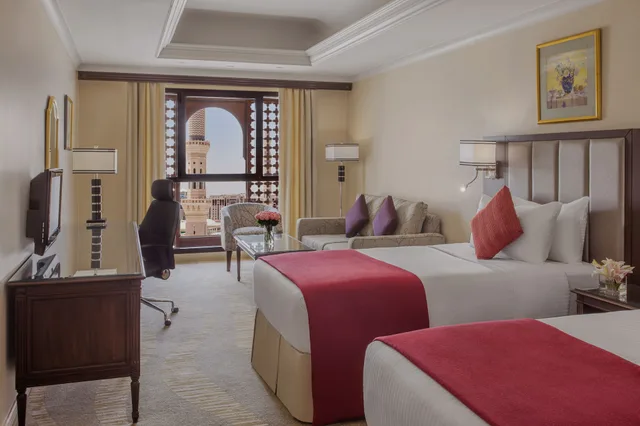 غرفة بريميوم بسرير كينج بإطلالة على الحرم، دار الإيمان إنتركونتنينتال(Intercontinental Madinah Dar Al Iman) 2/6