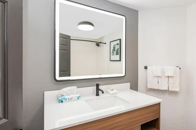 غرفة بسريرين مزدوجين، La Quinta Inn And Suites By Wyndham Sherman 6/7