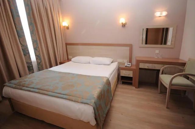 غرفة مفردة، Helen Park Hotel 2/4