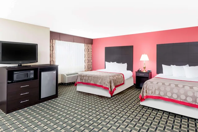 جناح بسريرين مزدوجين، Ramada By Wyndham Vandalia 1/1