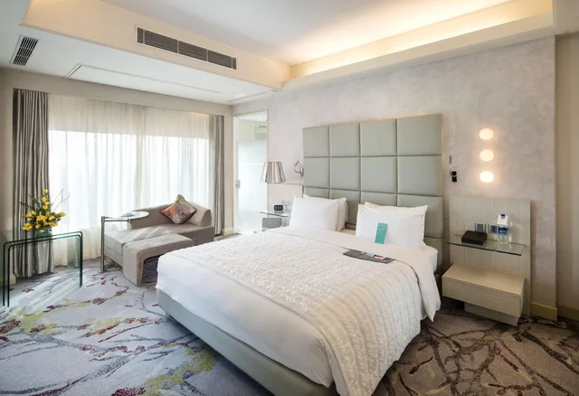 غرفة بسرير مزدوج بإطلالة، Le Meridien Gurgaon 3/8