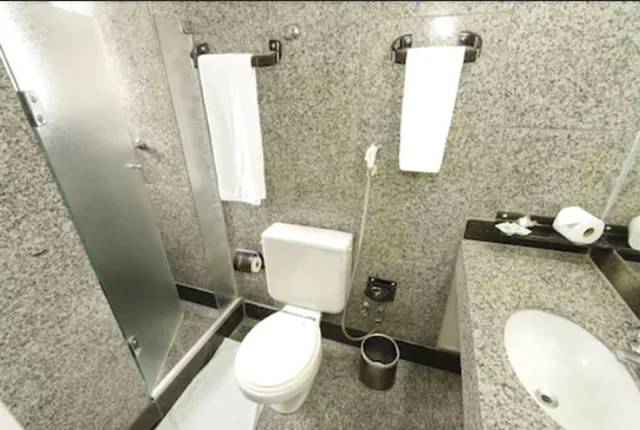 غرفة قياسية رباعية بسرير مزدوج وسريرين منفصلين، Savassi Hotel 2/3