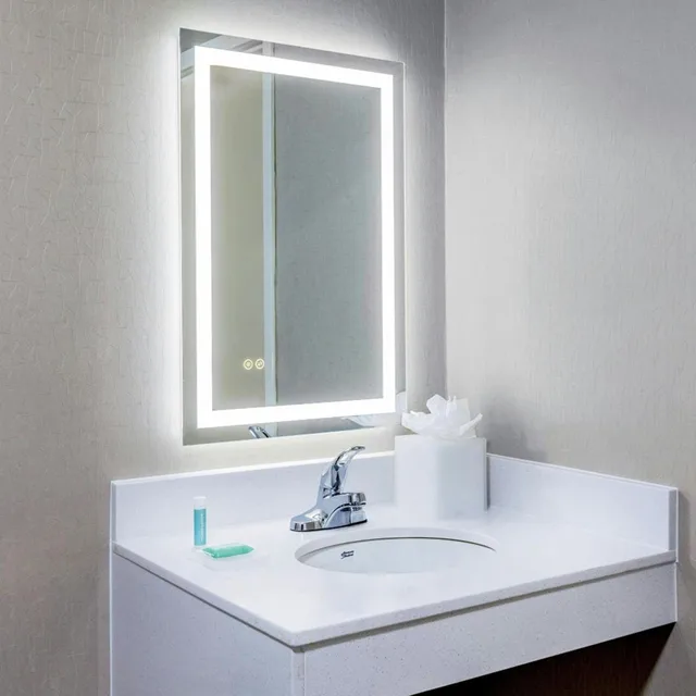 جناح بسرير كينج مع سرير سحّاب إضافي مع أريكة بحوض استحمام لذوي الإعاقة، Boston Peabody Springhill Suites By Marriott 4/7