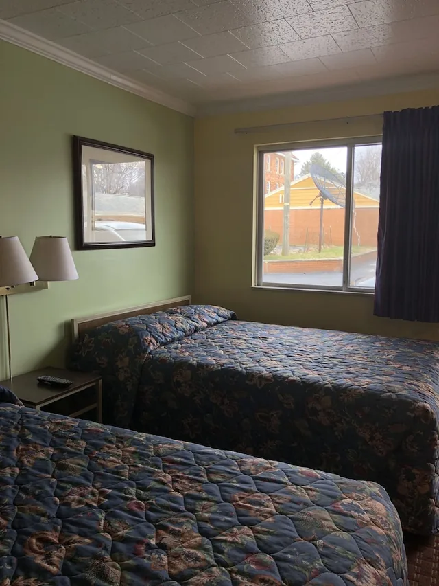 غرفة أساسية بسريرين مزدوجين، Downtown motel 1/3