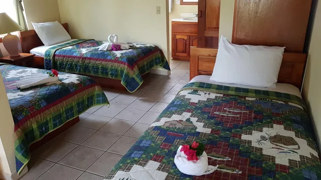 غرفة ثلاثية، Royal Caribbean Resort 3/7