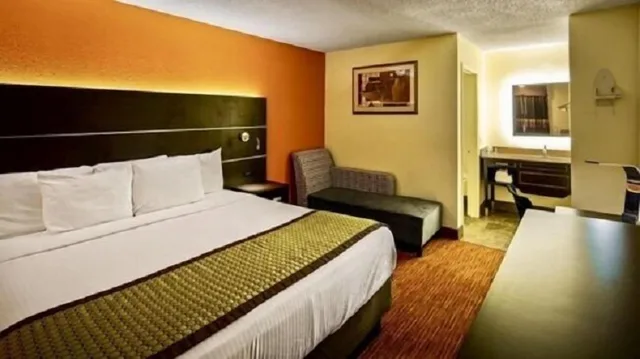 غرفة بسريرين كوين لغير المدخنين يُسمح فيها بالحيوانات الأليفة، Quality Inn Tucumcari, NM 1/6