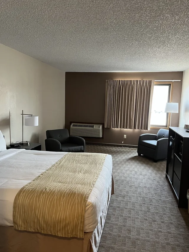 غرفة قياسية بسرير كوين، Super 8 By Wyndham Sturgis 3/7