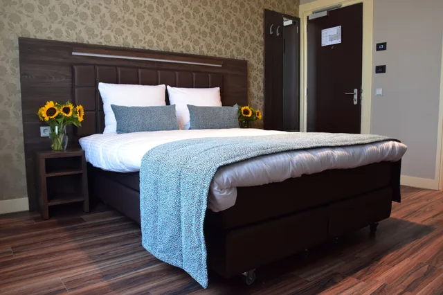 غرفة بسرير مزدوج بإطلالة على القناة، Ozo Hotels Armada Amsterdam 1/4
