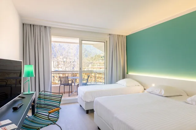 غرفة ثلاثية بإطلالة على الجبل بشرفة، Hotel Riva Art & Spa 1/3