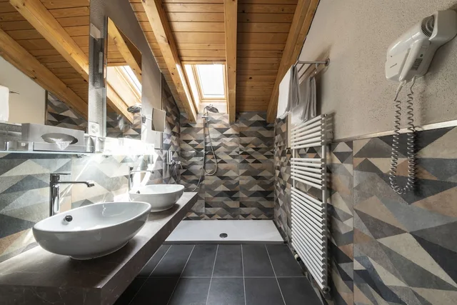 2 Bedrooms, Junior Suite, Twin Beds, King Bed, Mountain Side, Sofa, Balcony، Maya Caprice Boutique Hotel and Spa 3/3