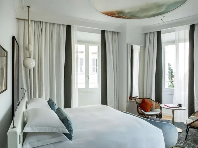 غرفة بريميوم فاخرة بسرير كينج، Sofitel Rome Villa Borghese Hotel 1/10