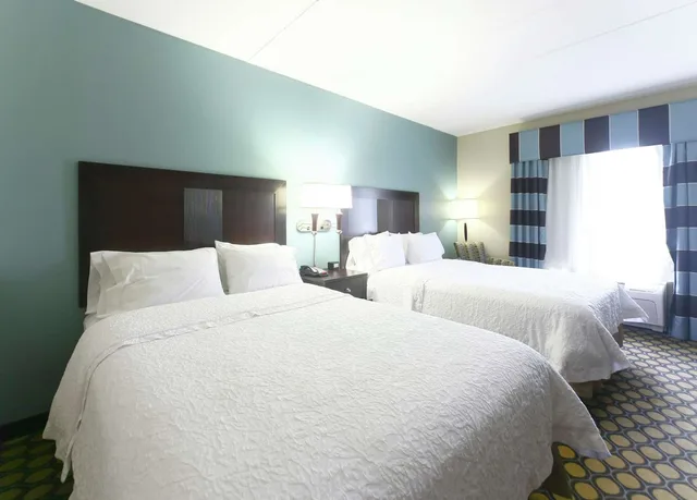 Room, 2 Queen Beds, Bathtub, Accessible, Hampton Inn North Brunswick / New Brunswick 1/4