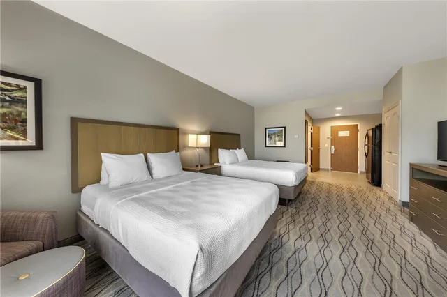 غرفة بسريرين كوين بمطبخ صغير، BEST WESTERN PLUS PAULS VALLEY 1/4